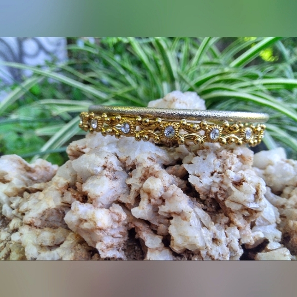 Gold Tone Bangle Bundle - Picture 4 of 5